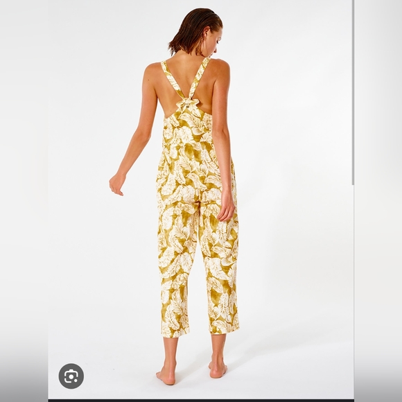 Rip Curl Summer Palm Romper size S - Picture 2 of 3